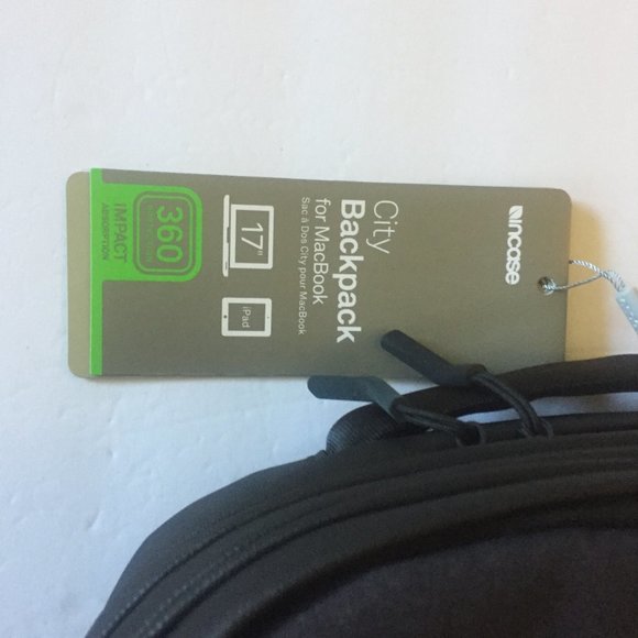 NEW Incase City Black Backpack for MacBook 17'' / iPad 360 Impact - Picture 11 of 13